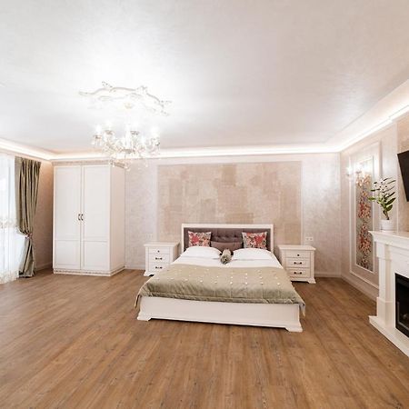 Vip Apartment On Duhnovicha Street .Free Parking. Oujhorod Extérieur photo